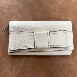GUC Kate Spade Villabella Wallet Wristlet Cream Leather